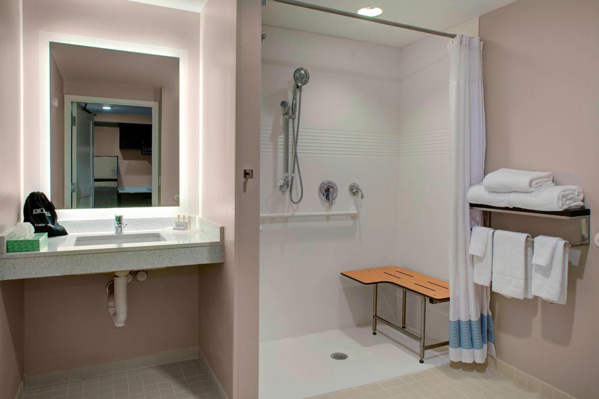 Towneplace Suites By Marriott Parkersburg Bagian luar foto