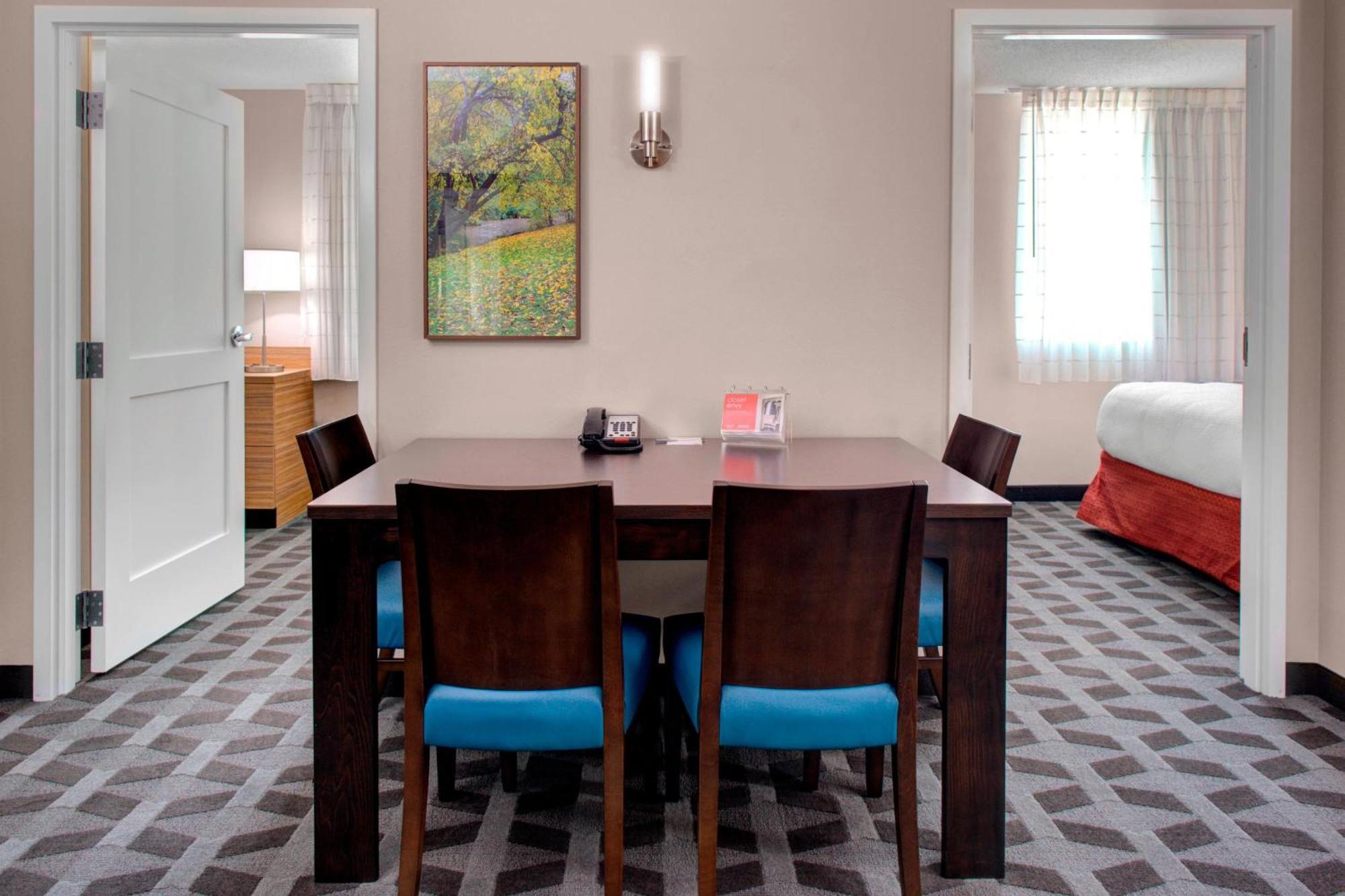 Towneplace Suites By Marriott Parkersburg Bagian luar foto