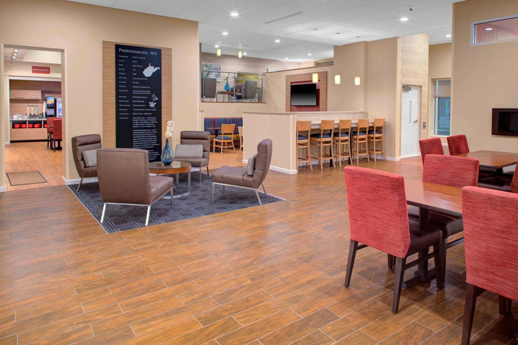 Towneplace Suites By Marriott Parkersburg Bagian luar foto
