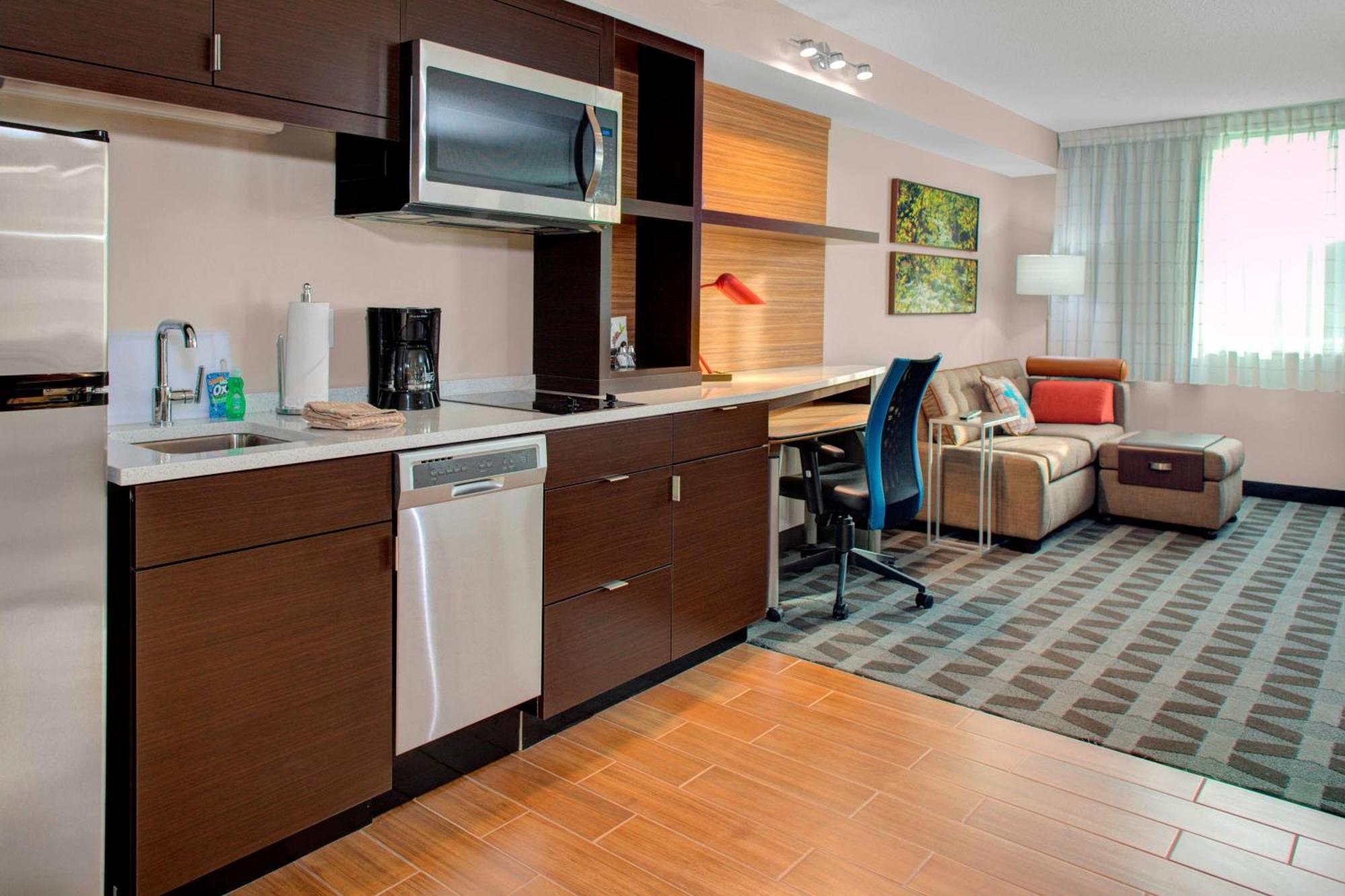 Towneplace Suites By Marriott Parkersburg Bagian luar foto